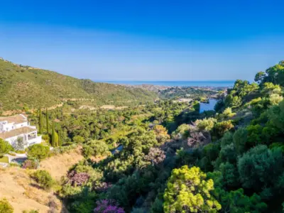 Plot Marbella — 3