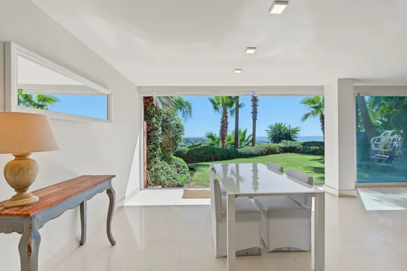 Ground-floor apartment with garden in Los Flamingo... — Costa del Sol · Benahavís
