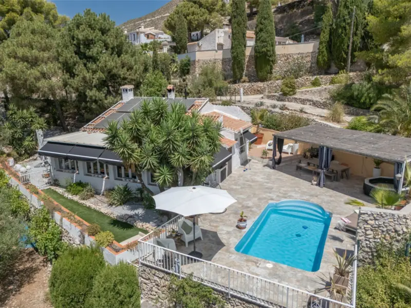Beautiful South-Facing Villa with Sea Views & Priv... — Costa del Sol East · Cómpeta