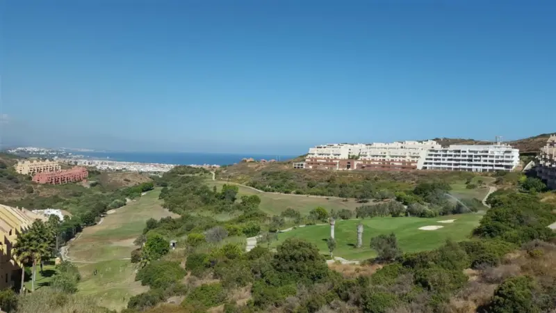 Front line golf + sea views, penthouse with 2 terr... — Costa del Sol · La Duquesa