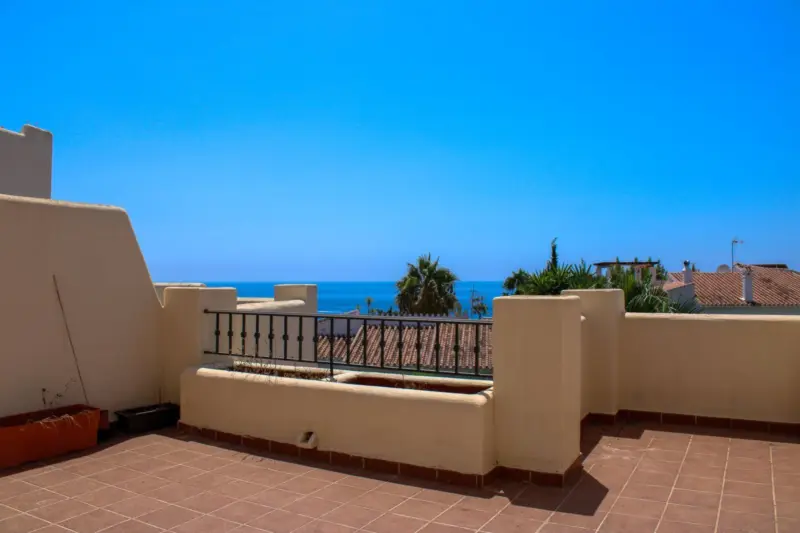 Exclusive three-story townhouse with sea views and... — Costa del Sol East · Nerja