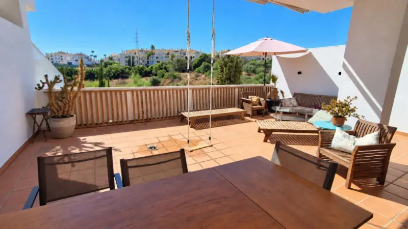 A spacious and bright 2-bedroom, 2-bathroom elevat... — Costa del Sol · Miraflores