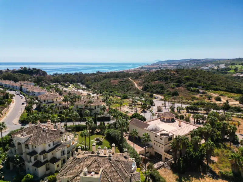 Exclusive South-Facing 3-Bedroom Penthouse in urba... — Costa del Sol · Casares