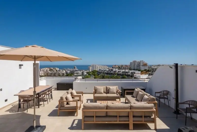 Short description Exclusive 3-Bedroom Duplex Pent... — Costa del Sol · Estepona
