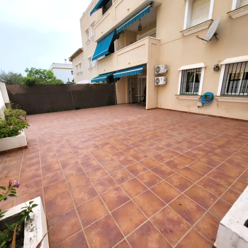This ground floor apartment is ideally located jus... — Costa del Sol · Estepona