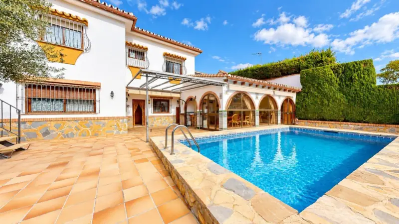 Magnificent villa of approximately 399 m² built, s... — Costa del Sol · Benalmádena