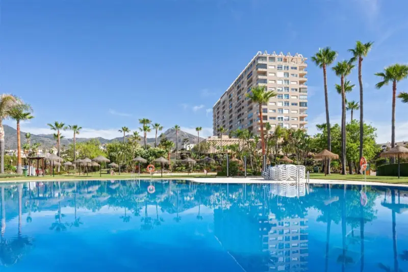 Exclusive Sea View Apartment with Direct Beach Acc... — Costa del Sol · Benalmádena