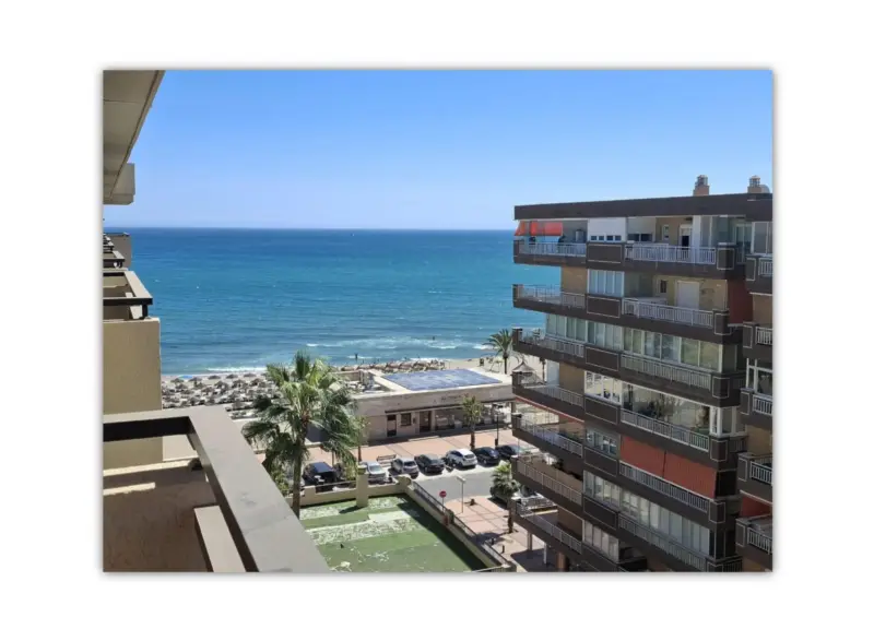 One-bedroom beachfront apartment in Fuengirola. Lo... — Costa del Sol · Fuengirola