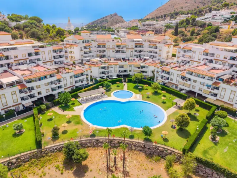 Fully renovated apartment with 2 parking spaces an... — Costa del Sol · Benalmádena