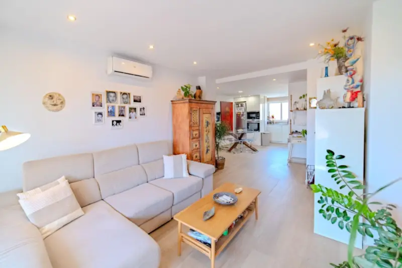 SPACE, LIGHT AND A RENOVATION DESIGNED FOR LIVING... — Costa del Sol · Málaga