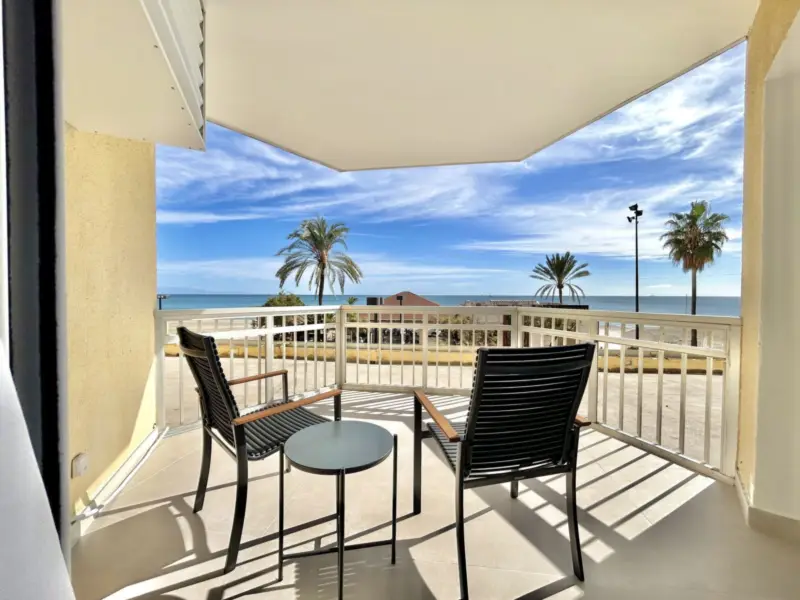 Fully renovated frontline beach apartment located... — Costa del Sol · Fuengirola