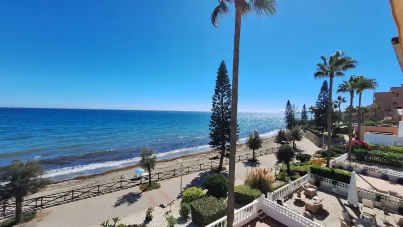 Flat with stunning front-facing sea views and on t... — Costa del Sol · Estepona
