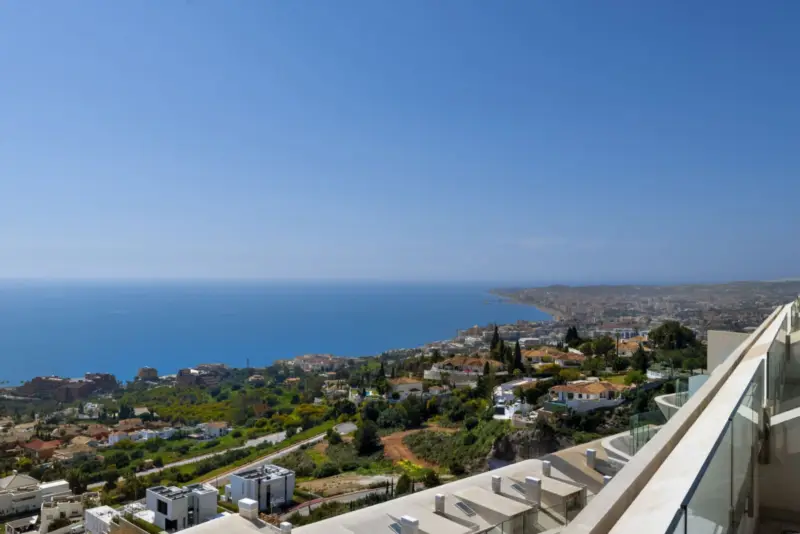 This impressive three-bedroom, two-bathroom duplex... — Costa del Sol · Benalmádena