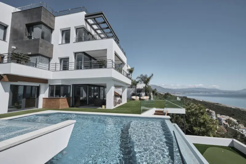 Set within a gated community near Sotogrande, this... — Costa del Sol · Manilva