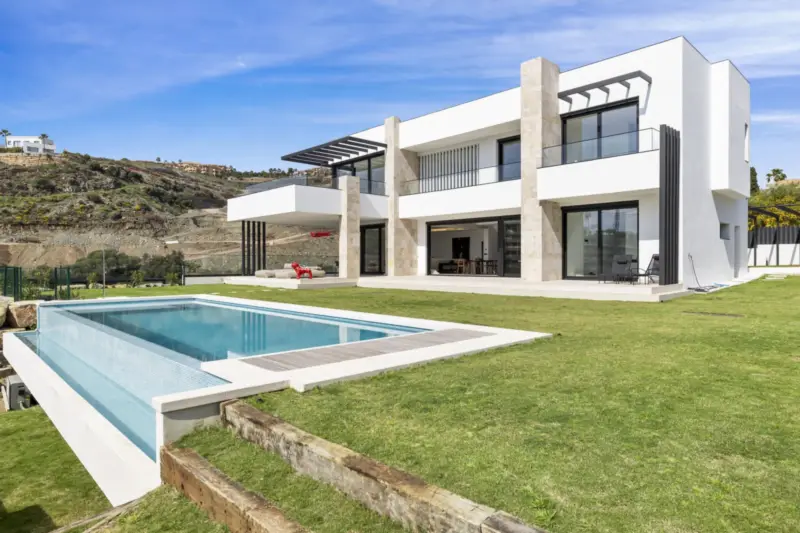 Introducing a striking contemporary villa in the p... — Costa del Sol · Benahavís