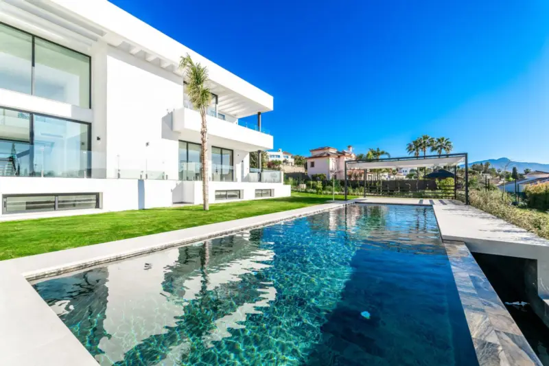 LUXURY NEW-BUILD VILLA IN PARAÍSO ALTO, BENAHAVÍS... — Costa del Sol · Benahavís