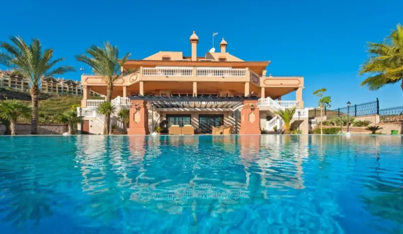 Discover this stunning villa located in the covete... — Costa del Sol · Mijas