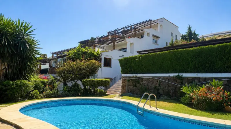This beautifully presented three-bedroom apartment... — Costa del Sol · Estepona