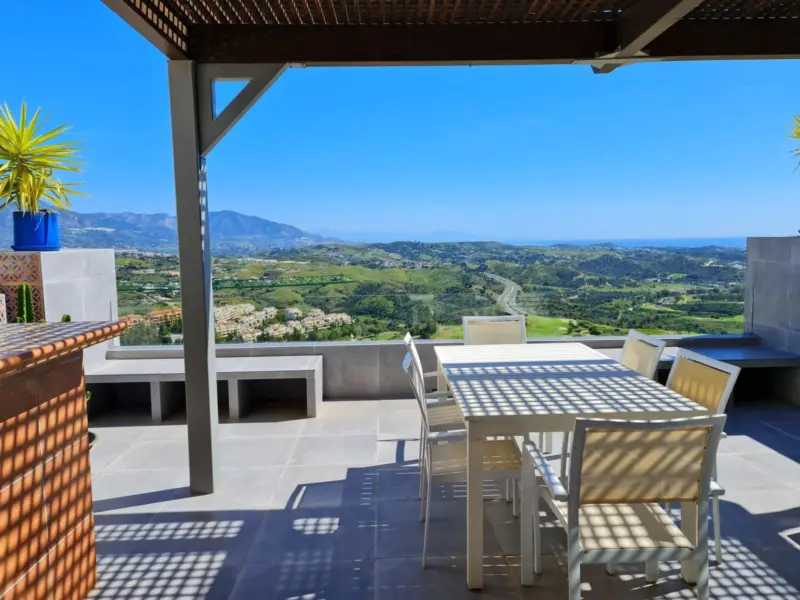 Set within the sought-after enclave of Calanova Go... — Costa del Sol · La Cala de Mijas