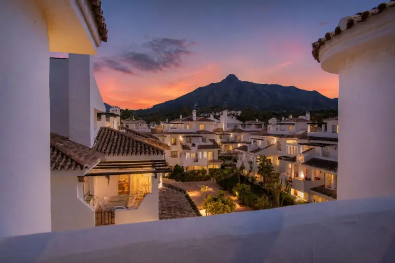Elegant Duplex Penthouse for Sale in Los Naranjos... — Costa del Sol · Puerto Banús
