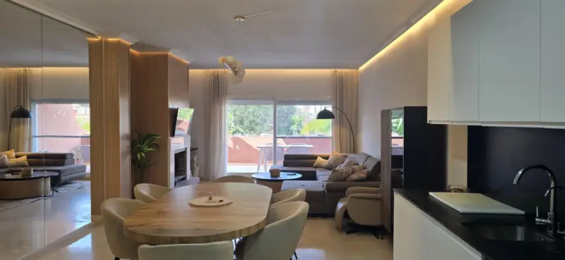A beautifully renovated three-bedroom duplex penth... — Costa del Sol · New Golden Mile