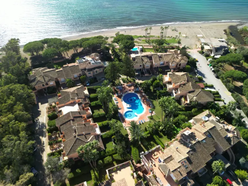 Nestled in the prestigious area of Venalmar, Estep... — Costa del Sol · Estepona