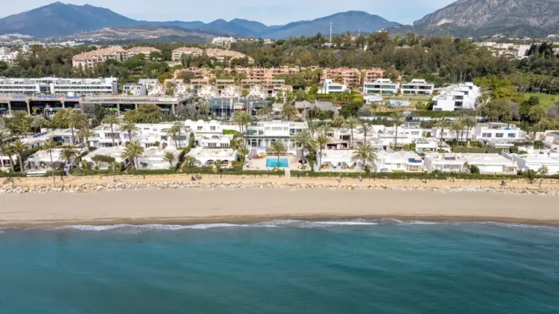 Luxury beach front apartment in Oasis Club, this e... — Costa del Sol · The Golden Mile
