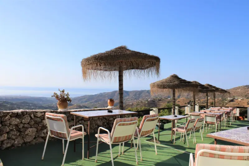 Villa with well-known restaurant and stunning sea... — Costa del Sol East · Frigiliana
