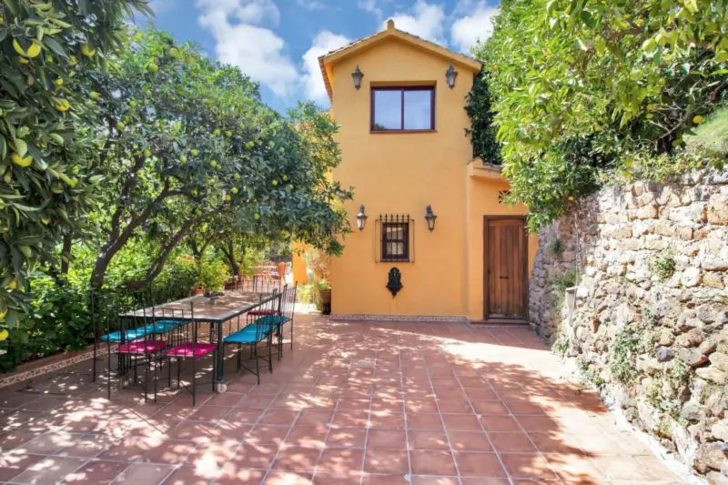 Country house with a total interior surface, in ve... — Costa del Sol · Ojén
