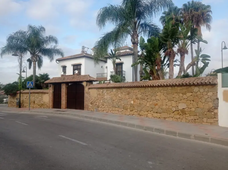 INVESTEMENT RENOVATION PROJECT This property ha... — Costa del Sol · Mijas