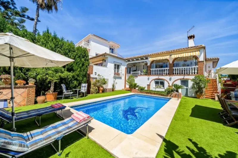 An exceptional fully renovated detached villa enjo... — Costa del Sol · El Chaparral
