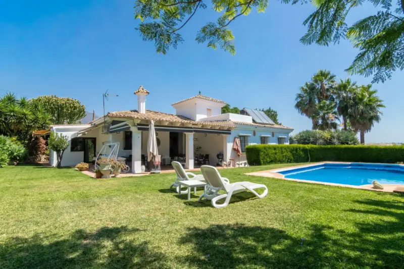 **Andalusian Villa with Large Plot, Private Pool a... — Costa del Sol · Estepona