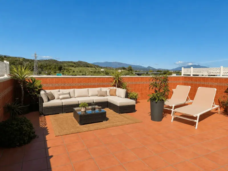 4-BEDROOM PENTHOUSE IN THE HEART OF ESTEPONA Loca... — Costa del Sol · Estepona