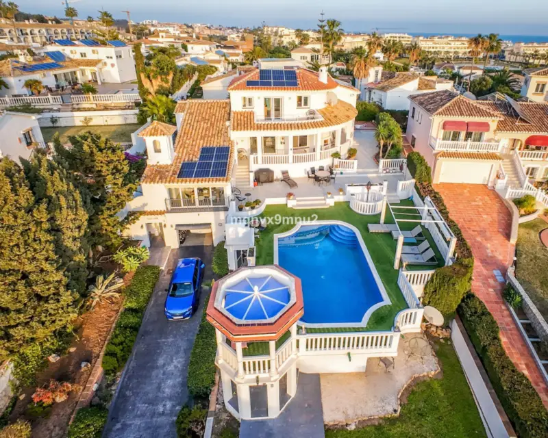 100K PRICE DROP Fully detached impressive home.... — Costa del Sol · El Chaparral