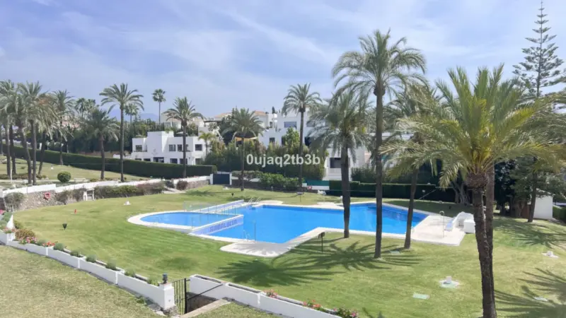 Sought after apartment in a closed gated complex w... — Costa del Sol · Nueva Andalucía