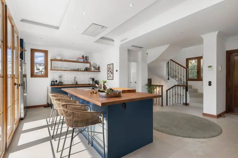 Renovated 4-Bedroom Villa with Sea Views, Private... — Costa del Sol · Selwo