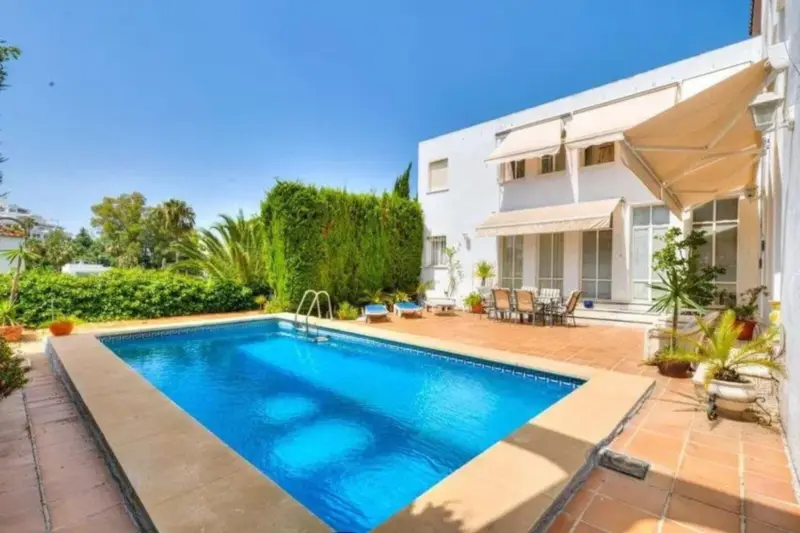 Villa in the heart of Las Brisas, Nueva Andalucía... — Costa del Sol · Nueva Andalucía