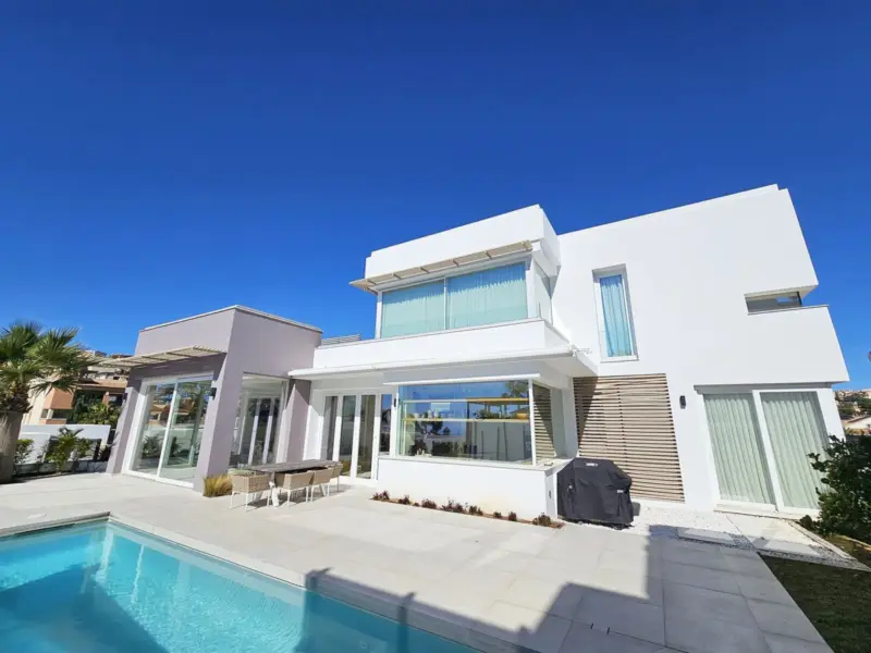 Completed in 2021, this beautifully presented 5 be... — Costa del Sol · Riviera del Sol