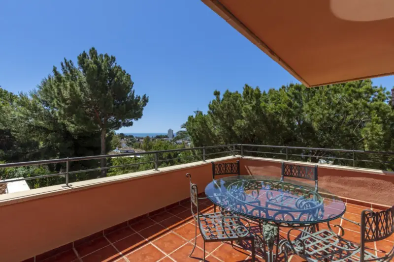 As one of the largest apartments in Magna Marbella... — Costa del Sol · Nueva Andalucía