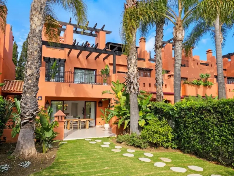 Exquisite Luxury Villa in Altos de Puente Romano,... — Costa del Sol · The Golden Mile