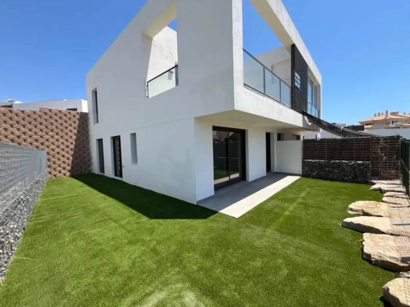NEWLY BUILT (2025) SEMI-DETACHED HOUSE IN REVIERA... — Costa del Sol · Riviera del Sol