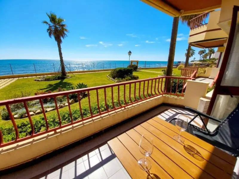 Exclusive beachfront apartment with uninterrupted,... — Costa del Sol · Riviera del Sol