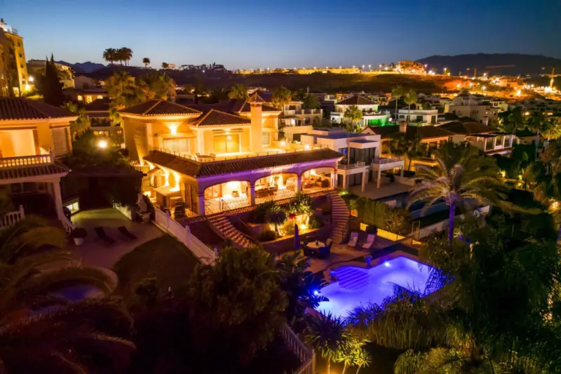 LUXURIOUS VILLA WITH SEA VIEWS AND TOP FACILITIES... — Costa del Sol · La Cala de Mijas