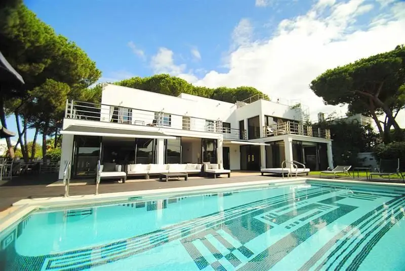 An exceptional location, frontline to one of the b... — Costa del Sol · Cabopino