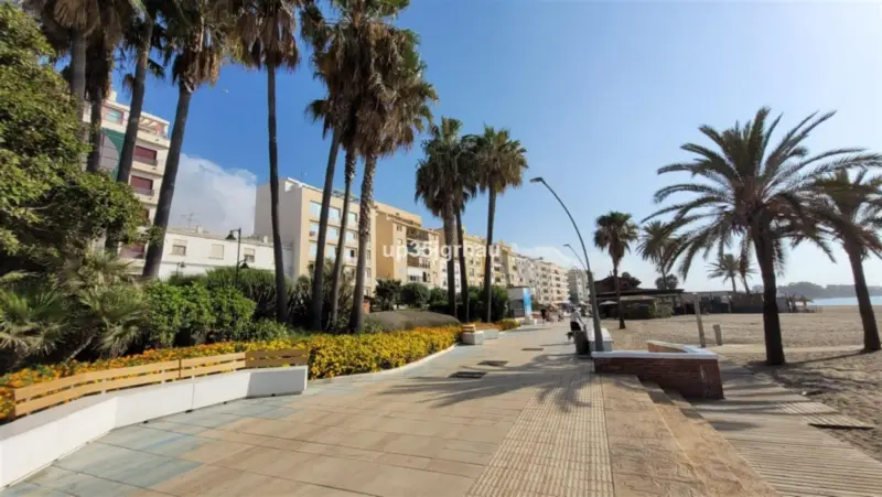 It is a 26 m2 premises that has been converted int... — Costa del Sol · Estepona