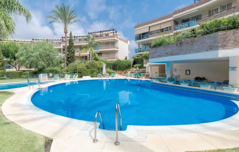 Bright and Stunning 2nd-Floor Apartment with Panor... — Costa del Sol · Miraflores