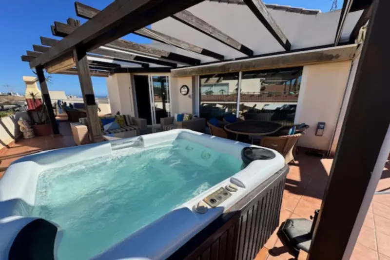 This bright unusually large 2 bedroom luxury, sout... — Costa del Sol · Riviera del Sol